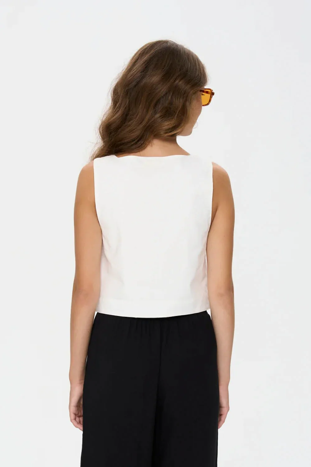 24COLOURS - EMBROIDERED LINEN VEST - WHITE - Image 2