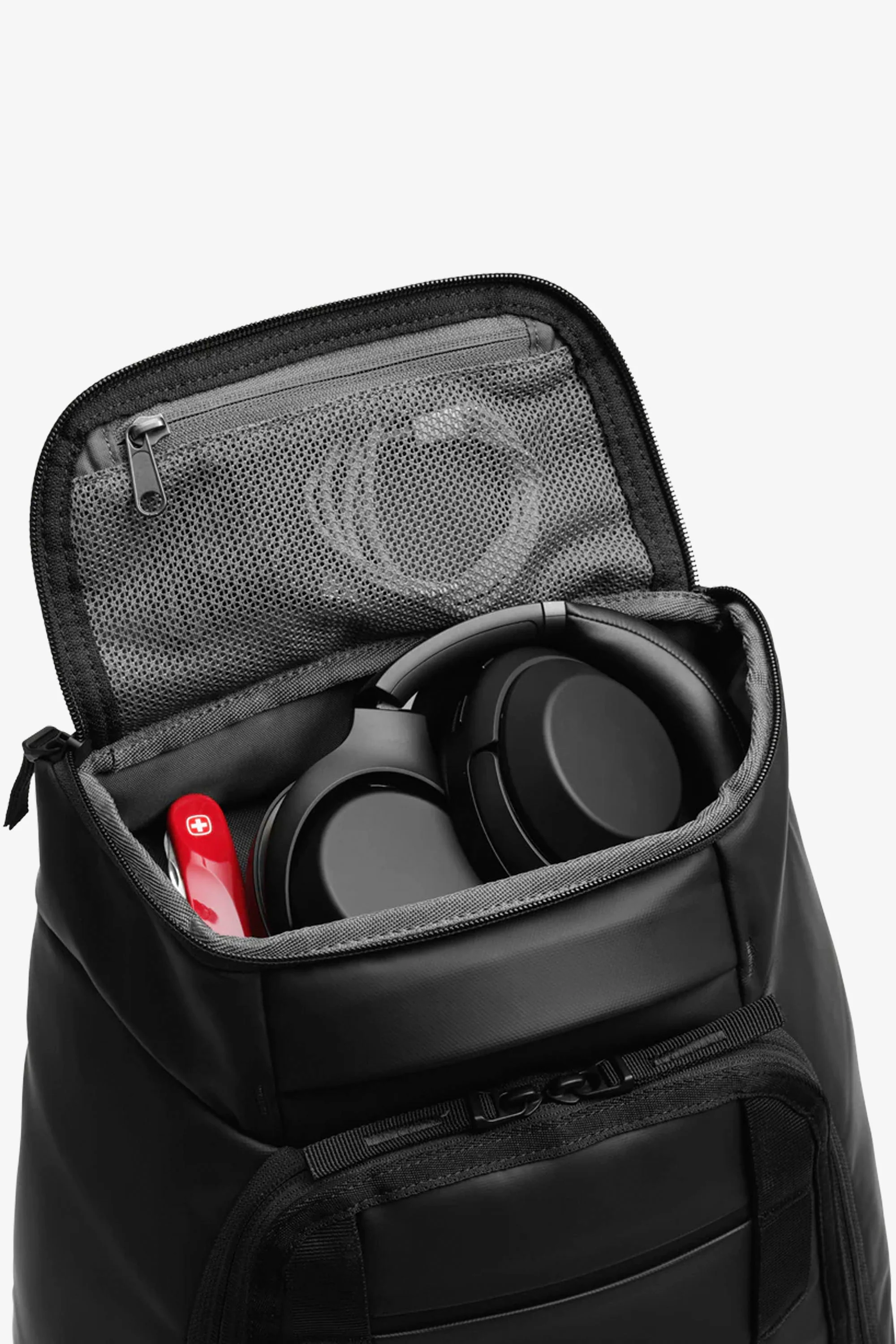 Db - Db x Former HUGGER BACKPACK - 30L - Image 5