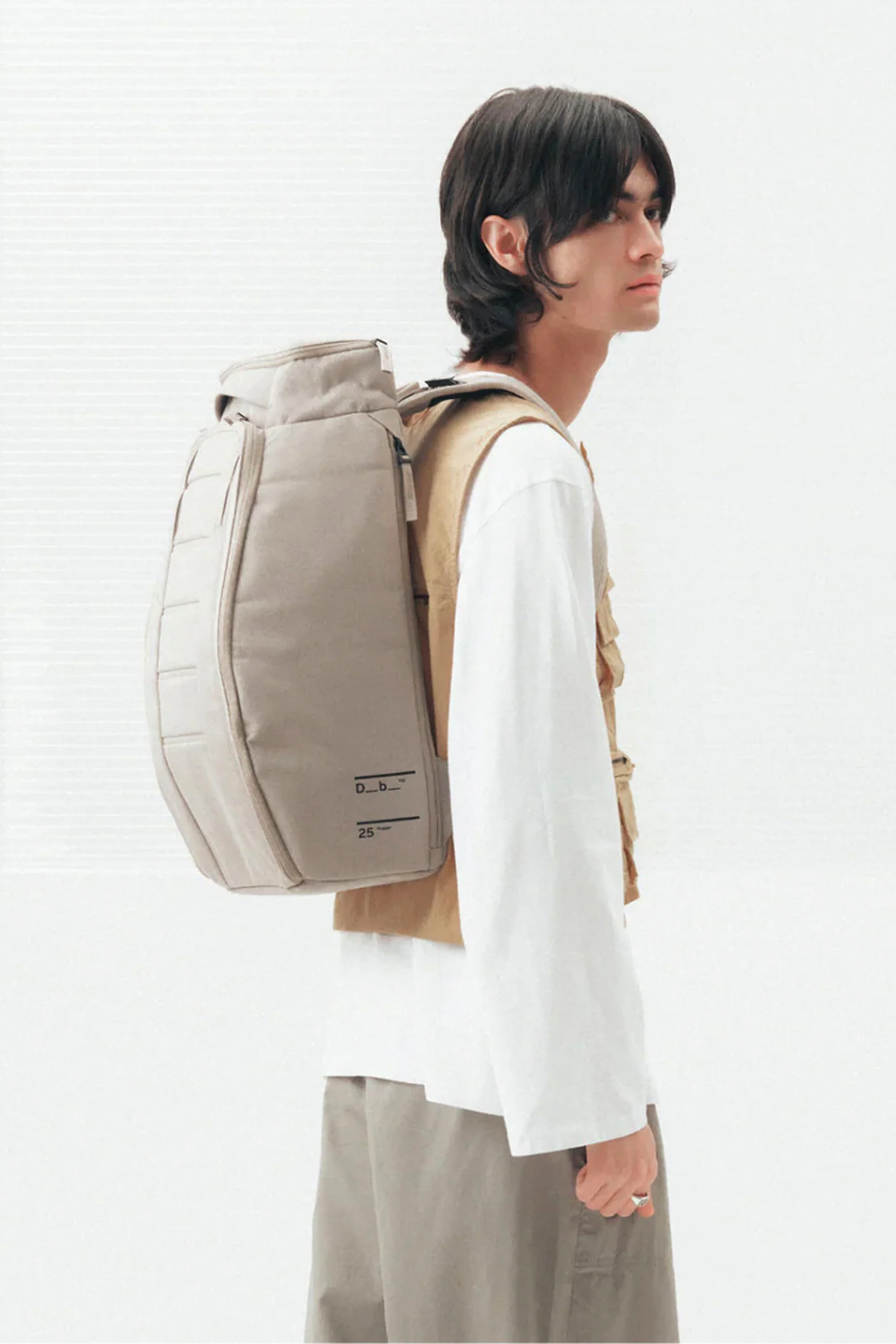 Db - HUGGER BACKPACK - 25L - FOGBOW BEIGE - Image 4