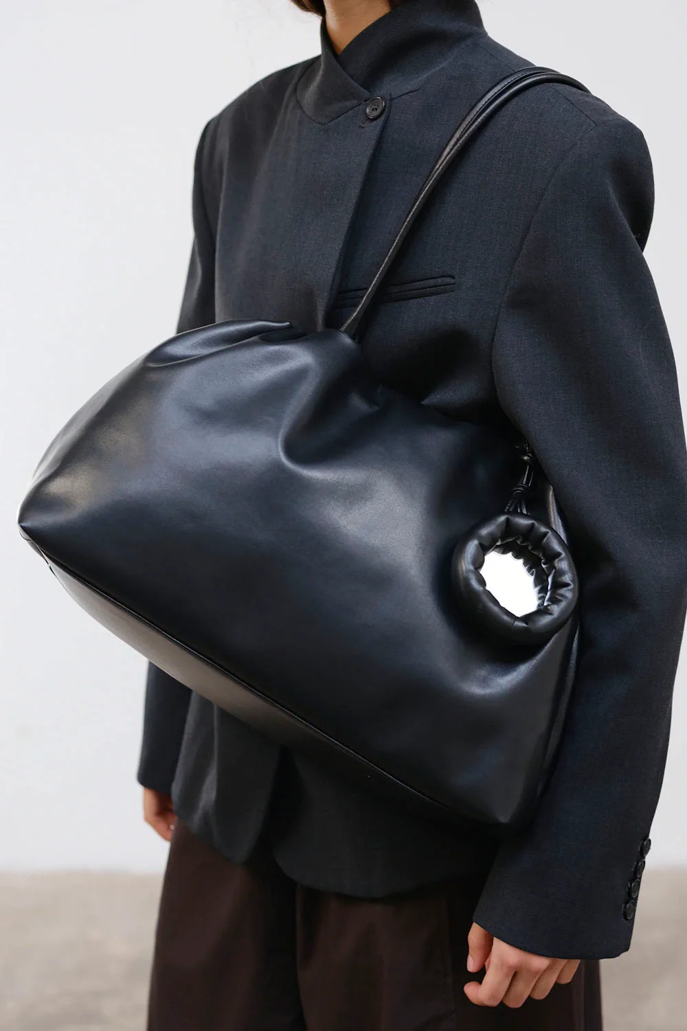 ÖLEND - MILOS BAG VEGAN LEATHER - BLACK - Image 4