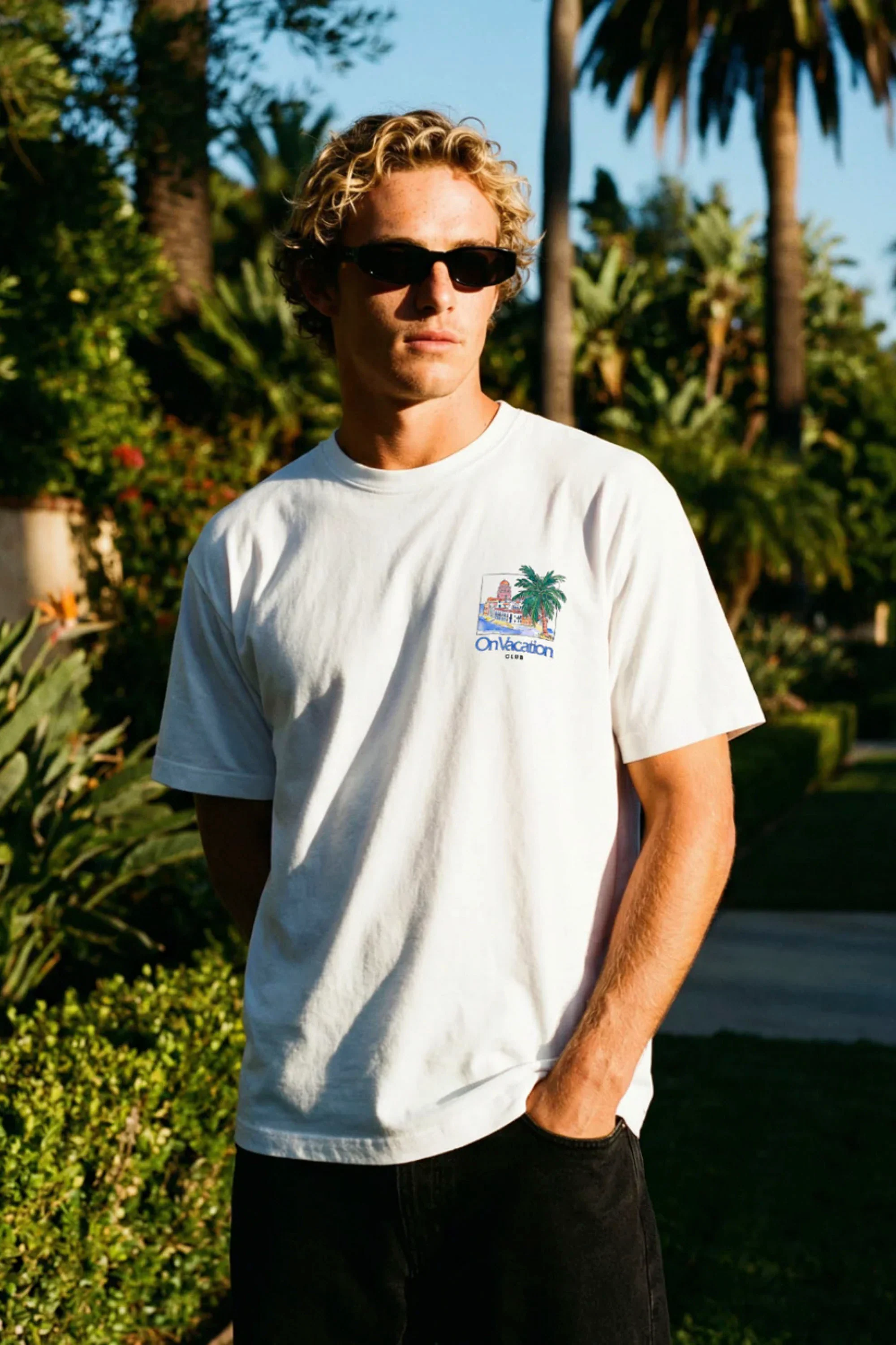 ON VACATION - MUCHO RELAXO T-SHIRT - Image 4