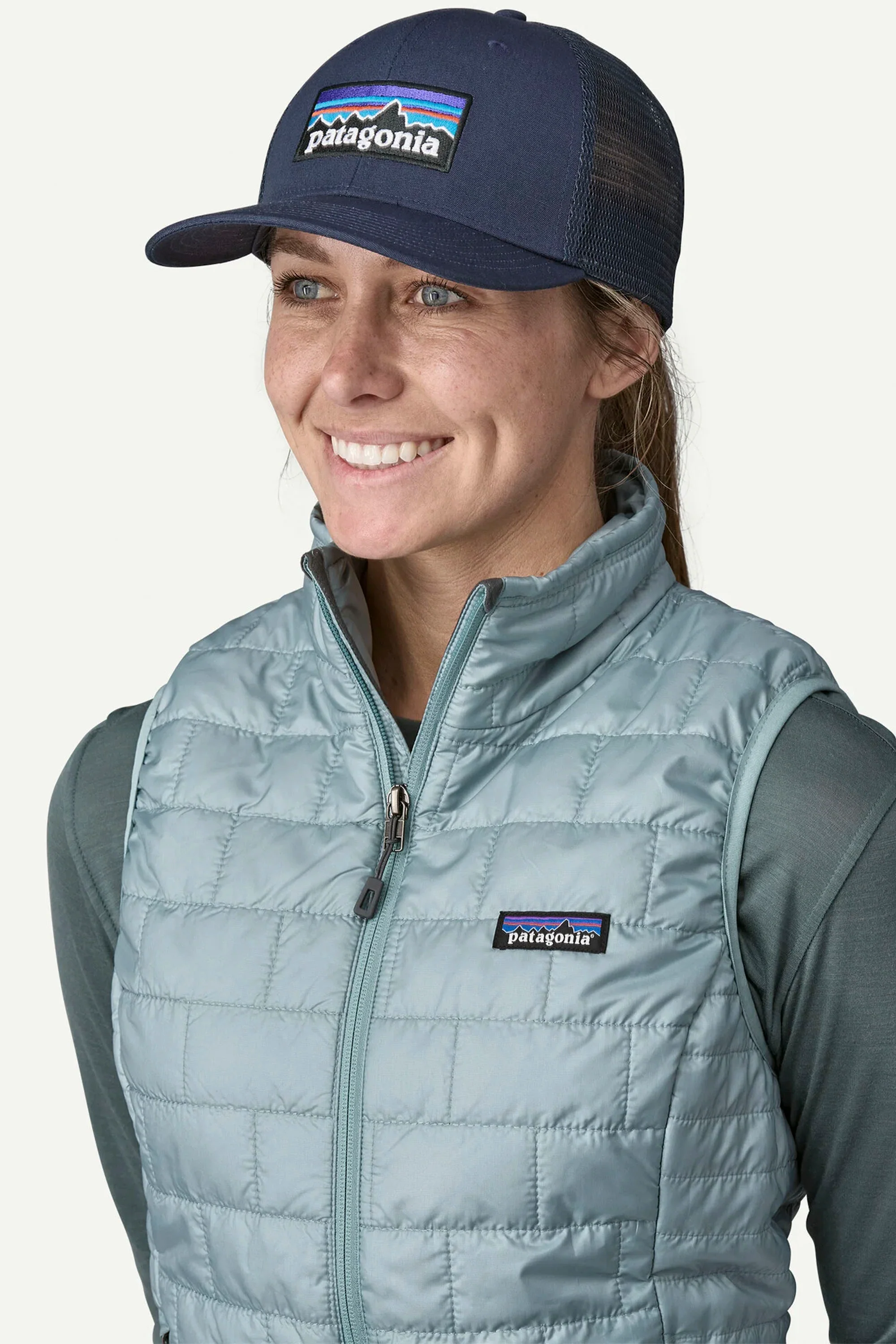 PATAGONIA - P-6 LOGO TRUCKER HAT - NEW NAVY