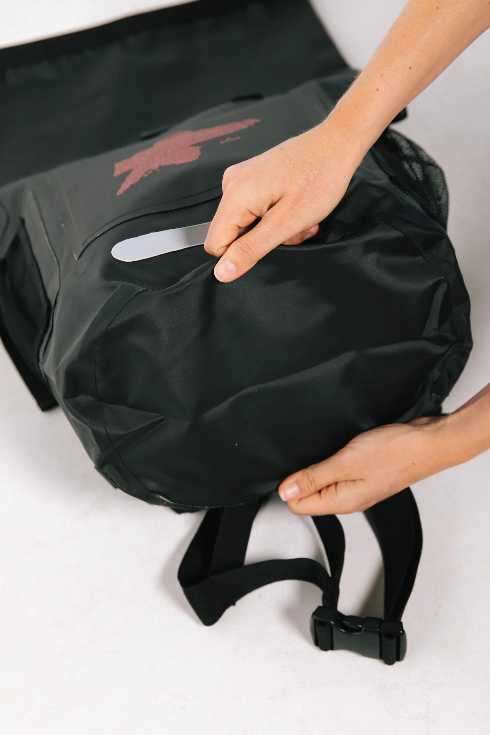 PUKAS SURF SHOP - DRYBAG PUKAS LONG ROAD - 35L - Image 9