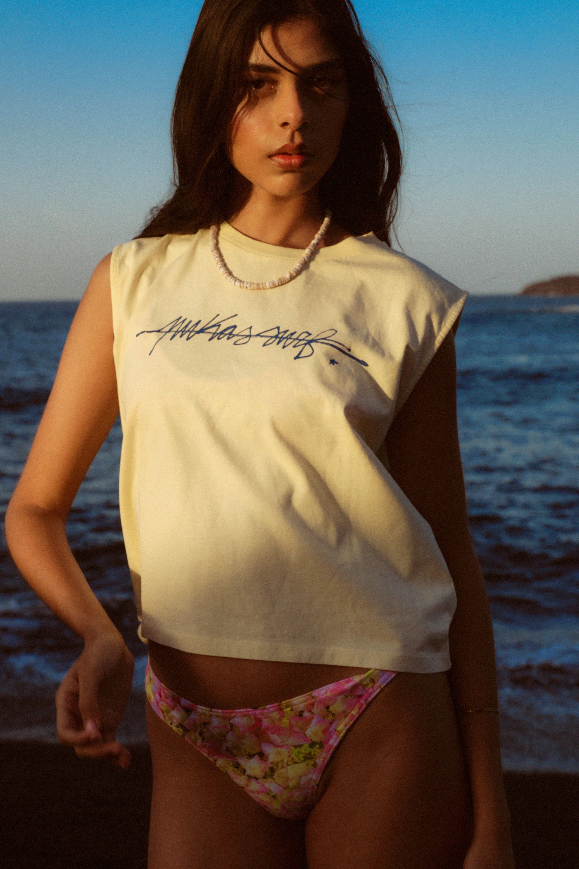 PUKAS - STRINGER SLEEVELESS TEE