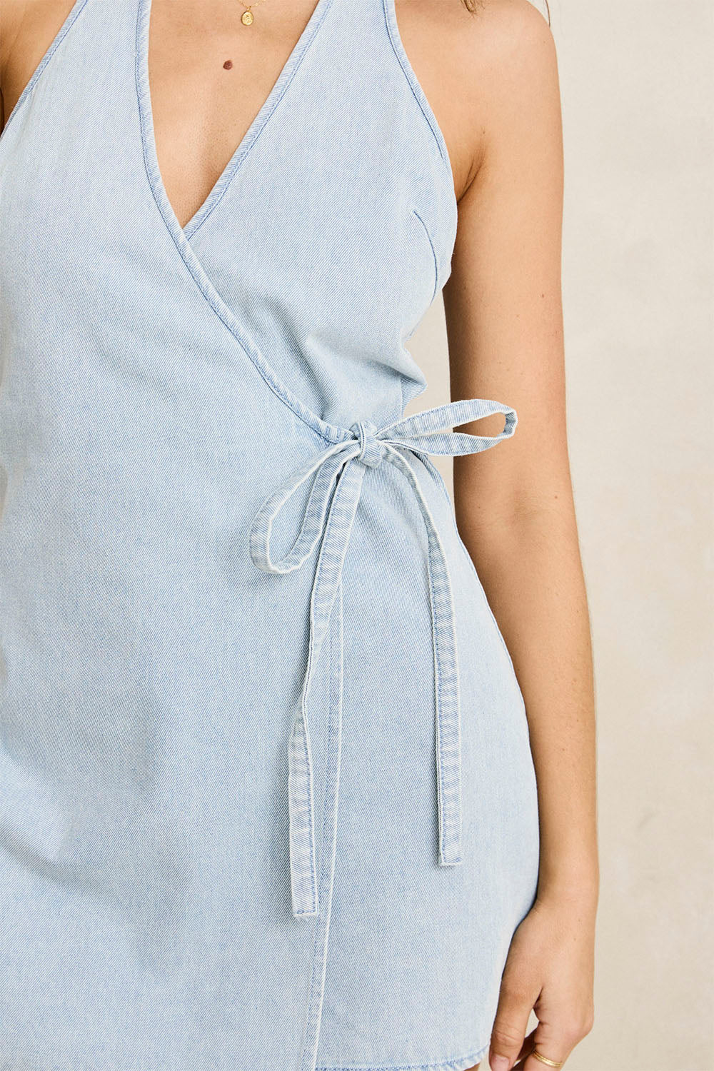 RHYTHM - LOUISE WRAP MINI DRESS - LIGHT BLUE - Image 4