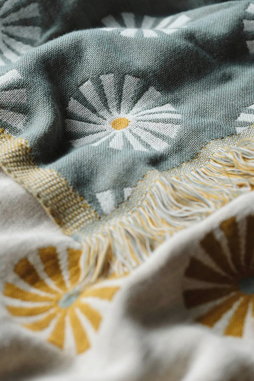 SLOWTIDE - SUN DAZED DRIFTWEAVE BEACH BLANKET - Image 4