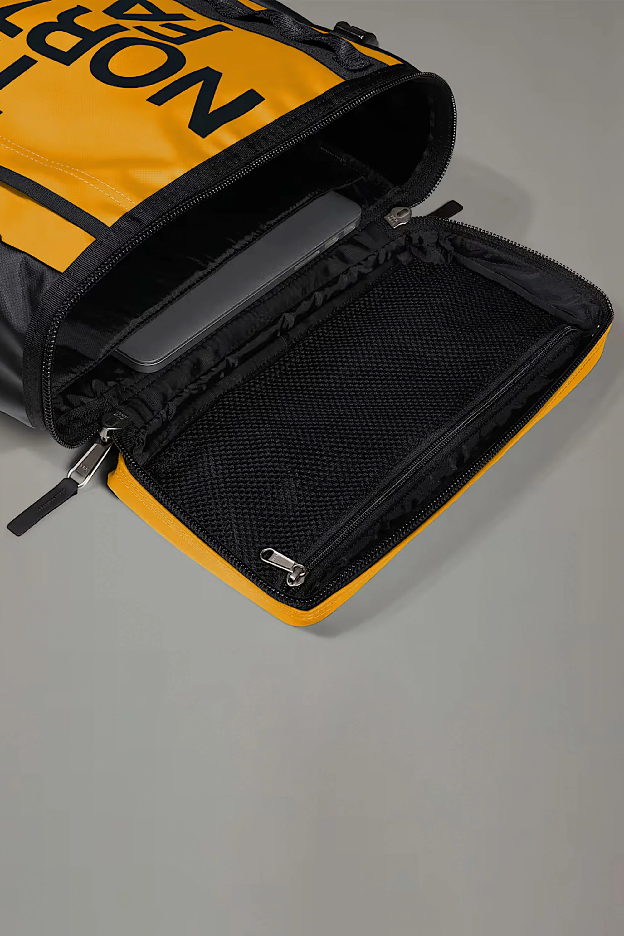 THE NORTH FACE - BASE CAMP FUSE BOX - 30L - SUMMIT GOLD - Image 4