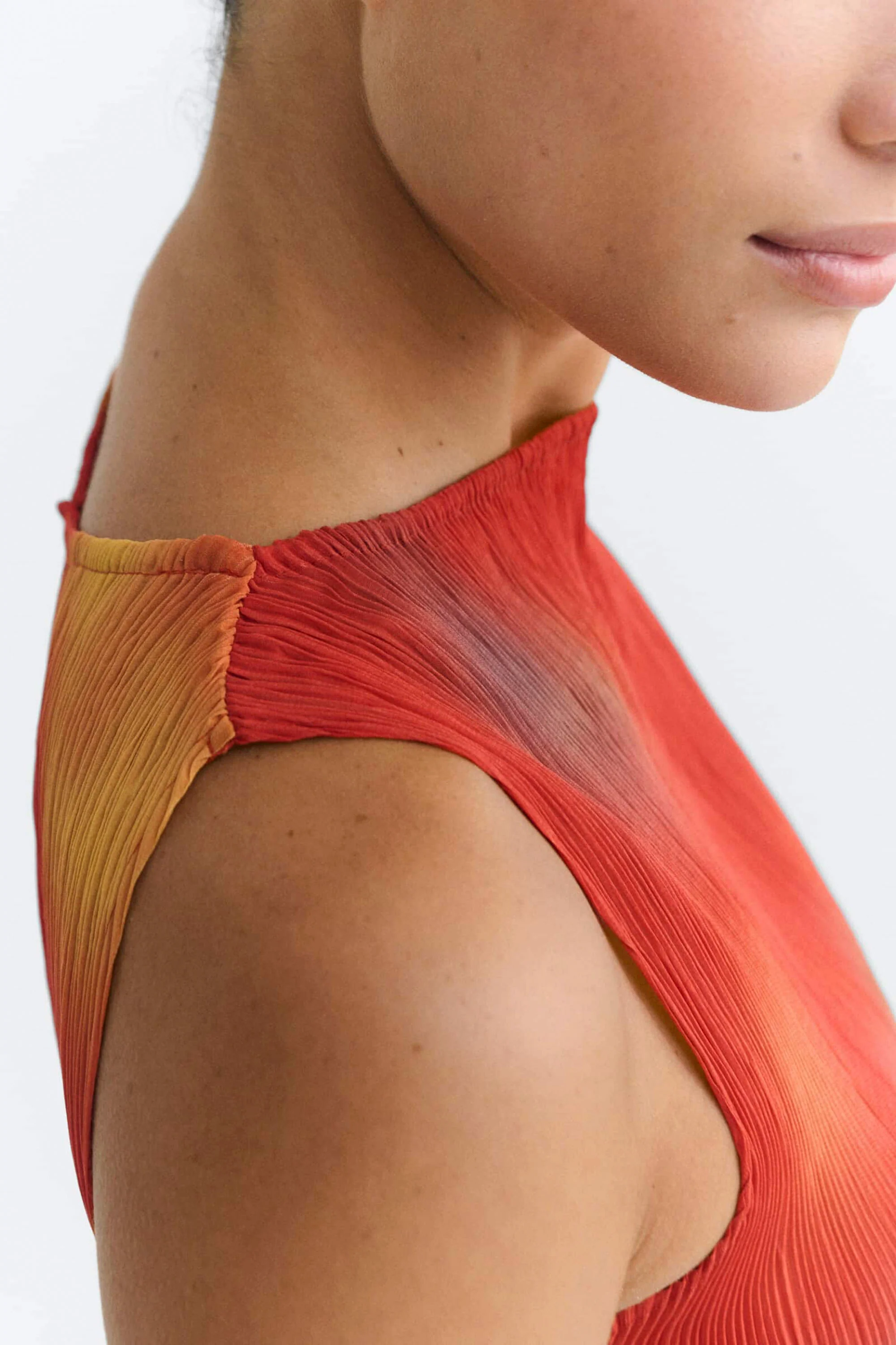 THINKING MU - DORA PLEATED TOP - FLOWERS - Image 5