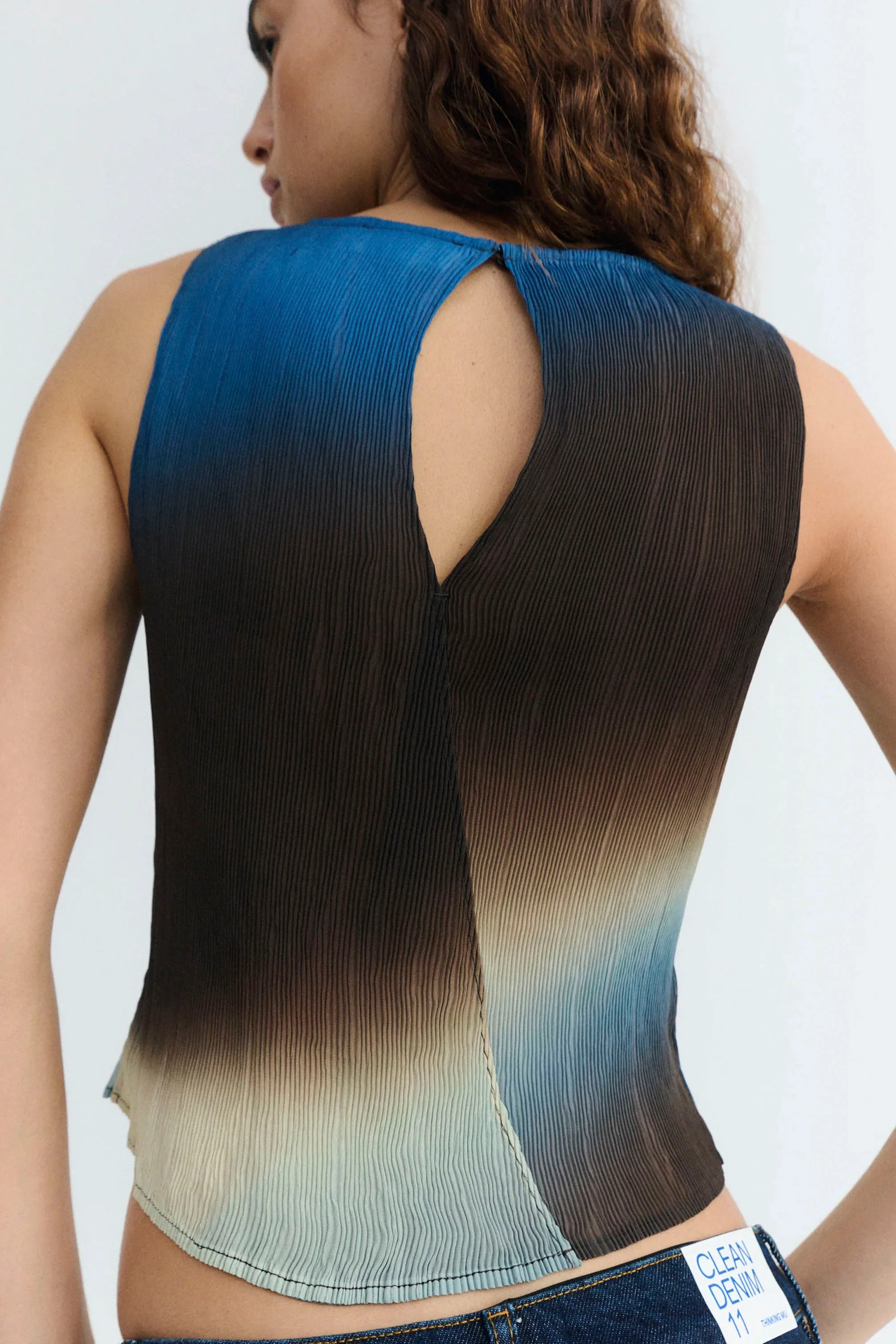 THINKING MU - DORA PLEATED TOP - GLASS - Image 2