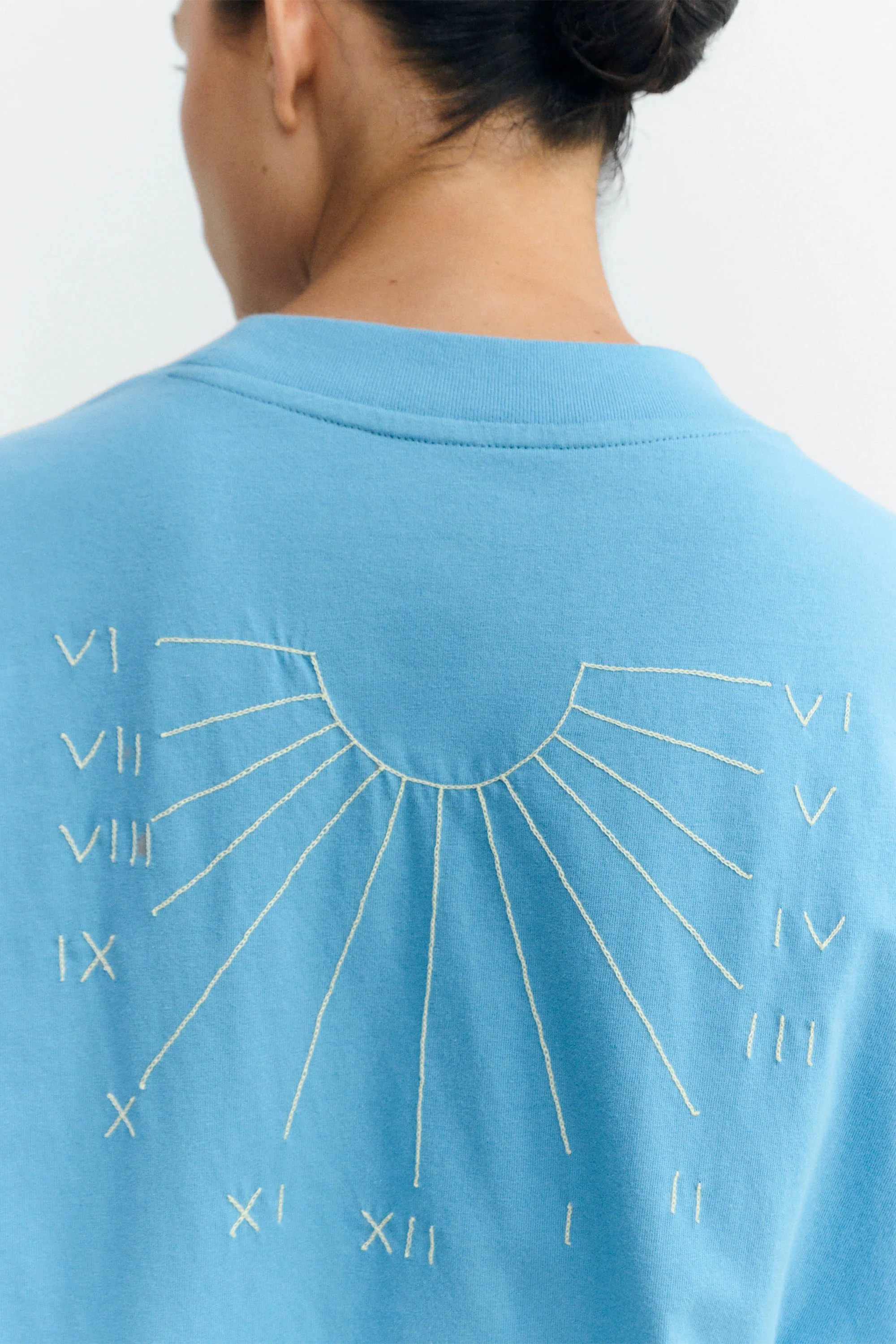 THINKING MU - LENA TEE - OMNIA SOL - Image 4